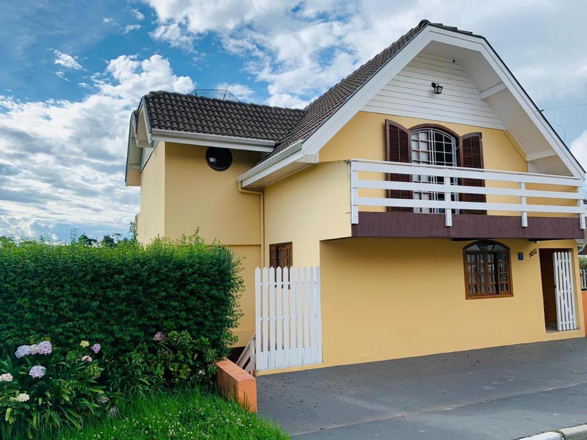 Acomodação com café da manhã  Altavista Campos do Jordão